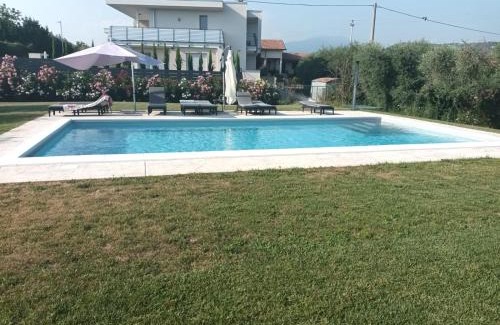Cisano Apartment | Villa Manzoni Apt 1