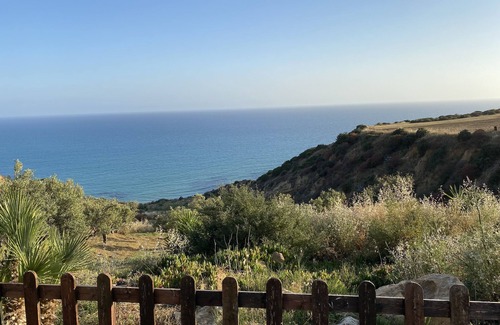 Pergole Villa | Villa Margherita on the sea/beach, wifi, air conditioning.