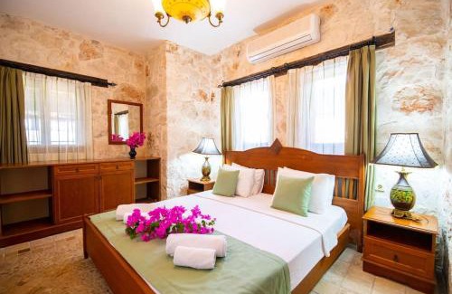 Kalkan Villa | Villa Marsilya is stone house for 8 people with a magnificent Sea View in Kalkan