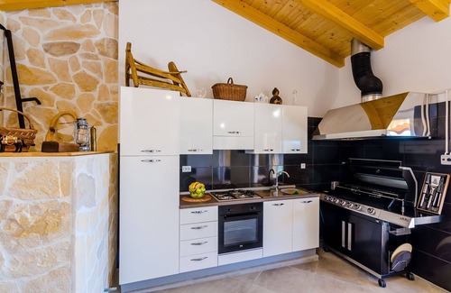 Vodovađa Villa | Villa Mateo - Three Bedroom Apartment with Terrace and Private Pool
