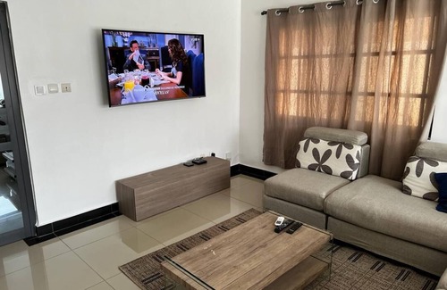 Abomey-Calavi Villa | Villa Meublée à Arconville à 10mn D'erevan Calavi