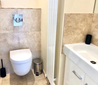 Sainte-Maxime City Centre Villa | Villa Montfleuri, vieille ville à pieds, vue mer, piscine, 8 pers