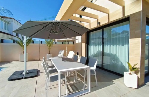 Los Montesinos Villa | Villa 'Neubauvilla Mit Pool Los Montesinos' with Lake View, Wi-Fi and Air Conditioning
