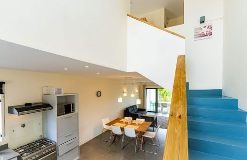 Pointe Aux Sables House | Villa Neuve de 3 Chambre Pied Dans L'eau