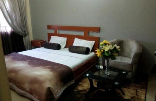Utako Hotel | Villa Nuee Hotel & Suites Utako, Abuja