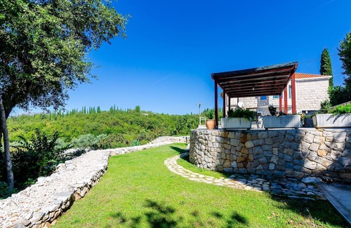 Popovici Villa | Villa Oasis Cypress - Three Bedroom Villa with Terrace and Swimming Pool