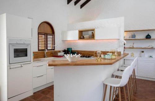 Orient Bay Villa | Villa Occitane 3 chambres, vue mer spectaculaire et piscine privée