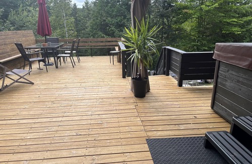 Chertsey Ski Chalet | Villa Odette - Alpine Modern - Sunny 2 floor 3 bedroom Chalet + Spa