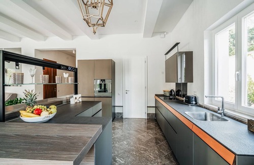 Ljuta Villa | Villa Olivera - Seven Bedroom Villa, Sleeps 16