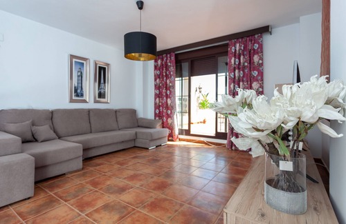 Las Pajanosas Villa | Villa on golf course with pool in Seville/golf course villa with pool