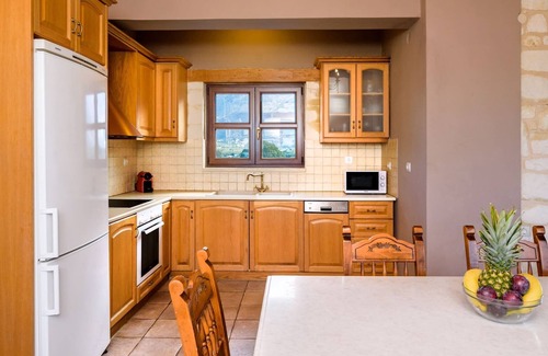 Asprouliani Apartment | Villa Ostria Near Georgioupolis - 3bd 2ba