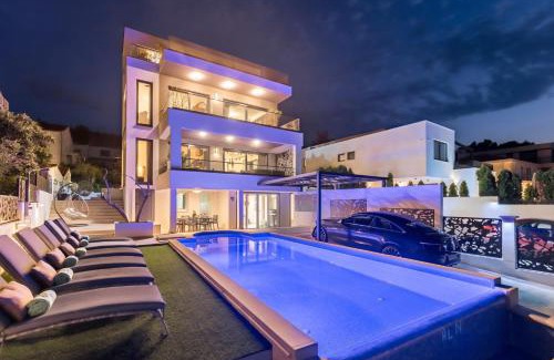 Okrug Villa | Villa Palace Al Nera