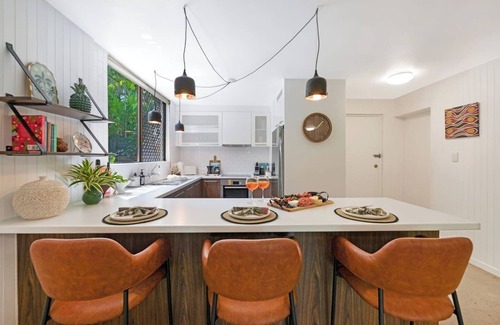 Fannie Bay House | Villa Palma A Leafy Chic Retreat by the Foreshore