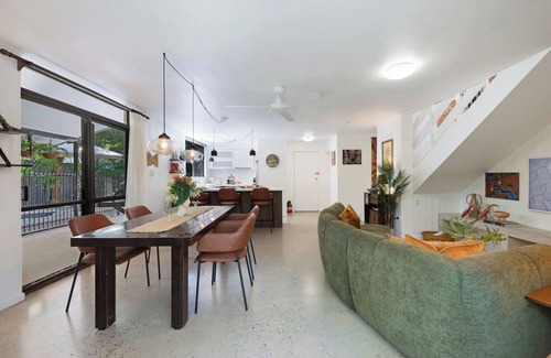 Fannie Bay House | Villa Palma A Leafy Chic Retreat by the Foreshore