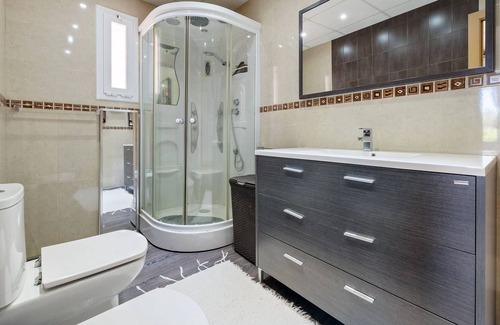 Reus Villa | Villa "Paquita" with Private Pool, Private Terrace & Wi-Fi