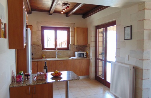 Makhairoi Villa | Villa Petra -Fantastic Sea and Mountain Views, High speed internet in all rooms