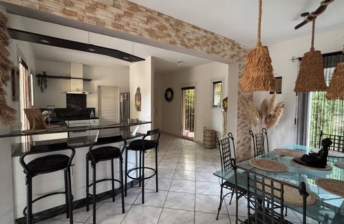 Saint-Drezery Villa | Villa Pic St Loup Montpelier area, 10 min A9, 170m², swimming pool, sleeps 10