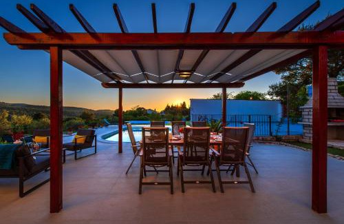 Donje Polje Villa | Villa Plenča - heated pool