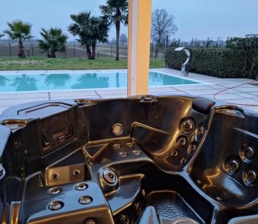 Granarolo dell'Emilia Bed & Breakfast | Villa Private Pool Luxury G&P Hot Tub