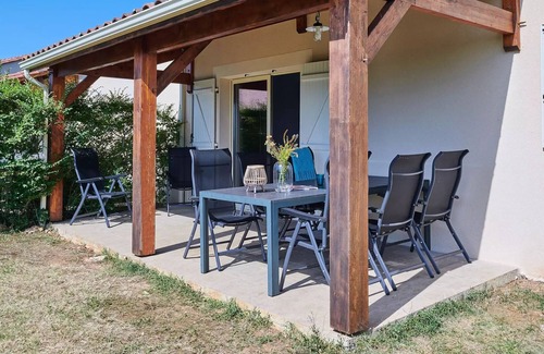 Lanzac Villa | Villa, privater Pool, unabhängig, 2 Bäder 6 persons