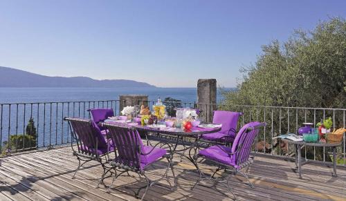 Gargnano Villa | Villa Rachele: stunning luxury villa in centre Gargnano with private pool and breathtaking views