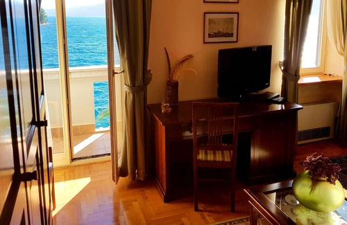 Rava House | Villa Rava rooms & restaurant