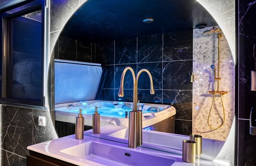 Saint-Cyr-l'Ecole Villa | Villa romantique avec SPA (jacuzzi) à 15mn de Paris