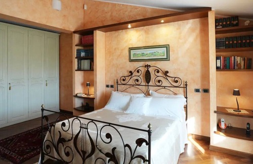 Oratino Villa | Villa Ruffo: Splendid country villa