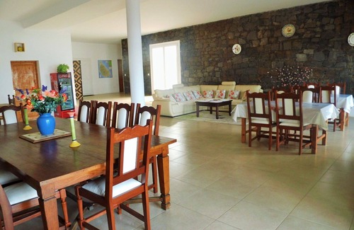 Pedra Badejo House | Villa São José, Bed and Breakfast Santiago Island: TRIPLE "CORAL" ROOM