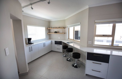 Somerset West House | Villa Sonskyn THE cottage on the False Bay