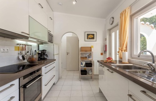 Alcalar Villa | Villa Sagres is a country villa, 3km from the Golf courses and 13km from the beaches