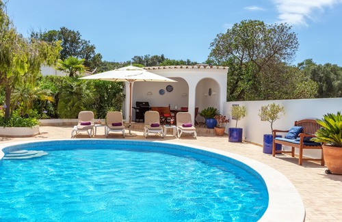 Alcalar Villa | Villa Sagres is a country villa, 3km from the Golf courses and 13km from the beaches