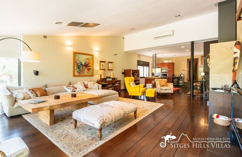 Olivella Villa | Villa Santa Fe - Spacious Villa - private pool, big garden and A/C