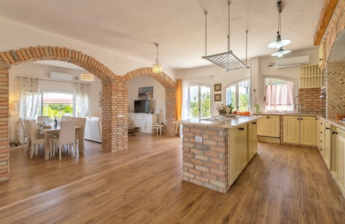 Sorso Villa | 'Villa Sara' with Private Pool, Wi-Fi and Air Conditioning