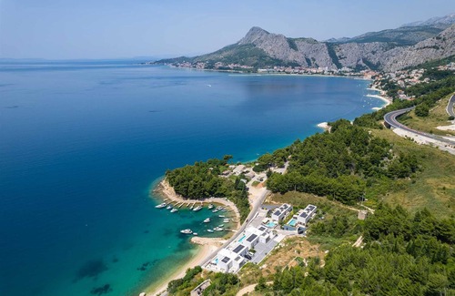 Omis Villa | Villa Sea Breeze, 5 bedroom Luxury Villa near the sea, private heated pool, Omiš Brzet