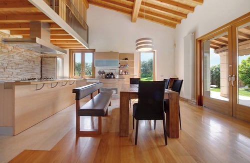 Montioni Villa | 'Villa Sellemond' with Lake View, Pool, Garden & Wi-Fi