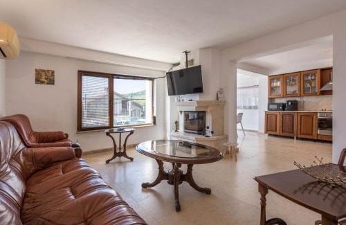 Fish Fish House | Villa Sineva - Pool, BBQ & Seaview