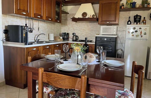 Erula House | Villa-Sleeps2-Parking-Garden-Balcony-Barbecue
