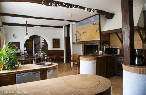 Crastes House | Villa spacieuse à Crastes avec piscine privée et vue montagne