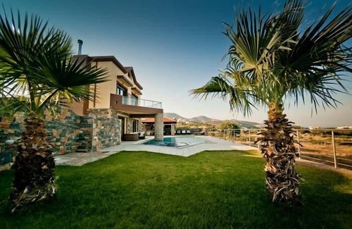 Katsikia Villa | Villa St Nicolas 4 bedroom villa.