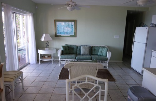 David Point Villa | Villa Stone's Throw - A Quiet Escape