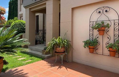Faerie Glen Villa | Villa Toledo - solar home