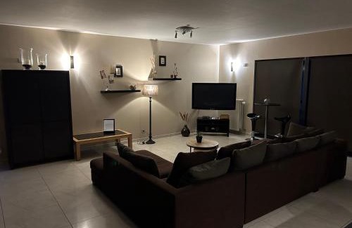 Eeklo Villa | Villa Tomasso