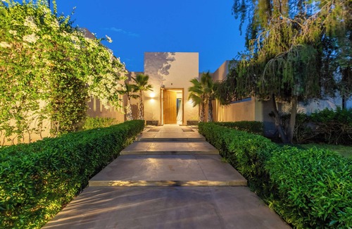Annakhil Villa | Villa Tomazo