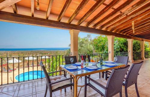 S Horta Villa | Villa Toni i na Bel by Villa Plus