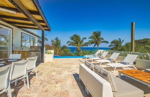 Lighthouse Estates House | Villa Topaz Above West Bay with 360 Degree Views!