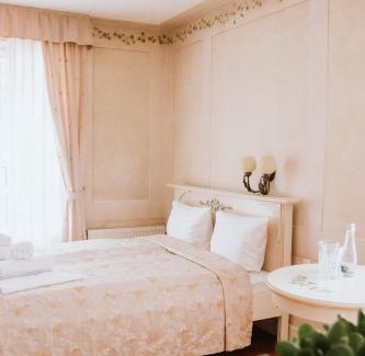 Wesola Bed & Breakfast | Villa Toscana Warszawa