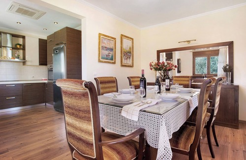 Alikanas Villa | Villa 'Totta' with Private Pool, Wi-Fi and Air Conditioning