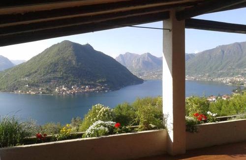 Sulzano Villa | Villa Valeriana - vista esclusiva su Monte Isola - Lago d'Iseo