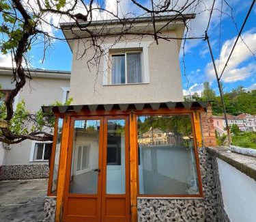 Peshkopi Villa | Villa Vaporri
